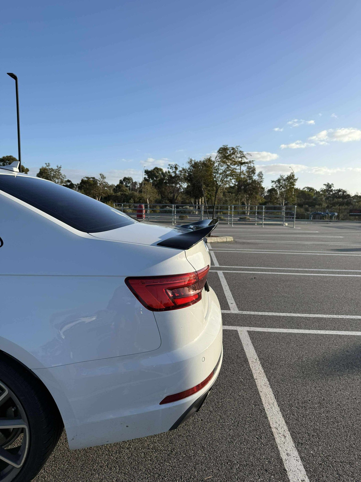 2009-2016 AUDI A4 R Style Rear Spoiler